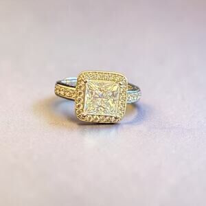 Gorgeous silver 925 4 ct moissanite halo solitaire size adjustable ring!